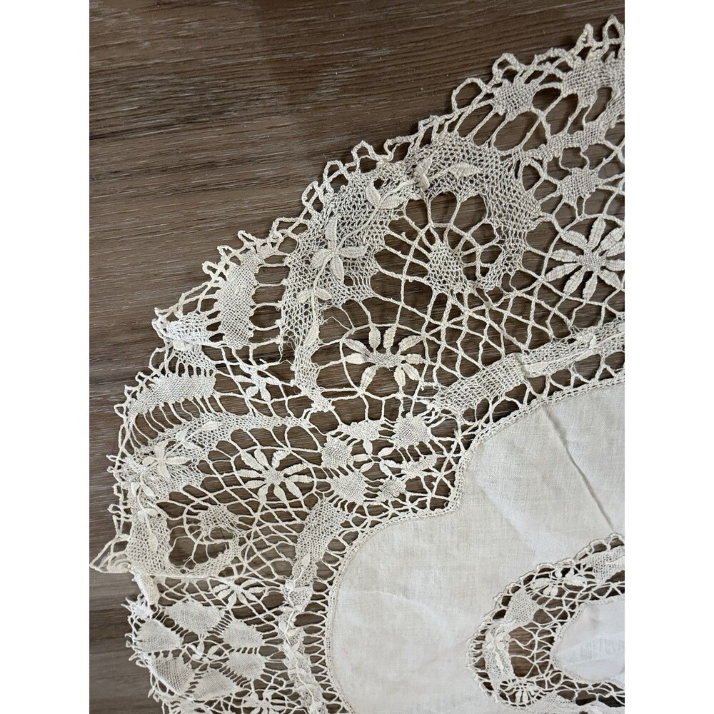 Italian Burano needle lace round 32” detailed doily (#2) - Picture 2 of 11